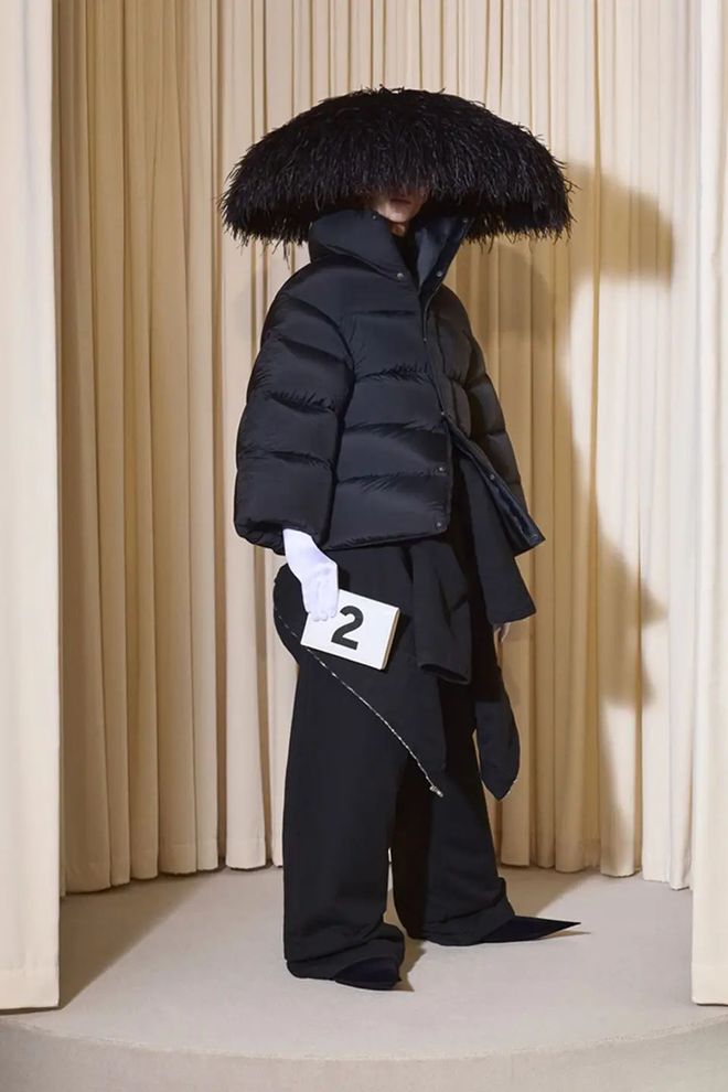 米乐M6平台：Balenciaga2024秋冬高级定制系列(图5)