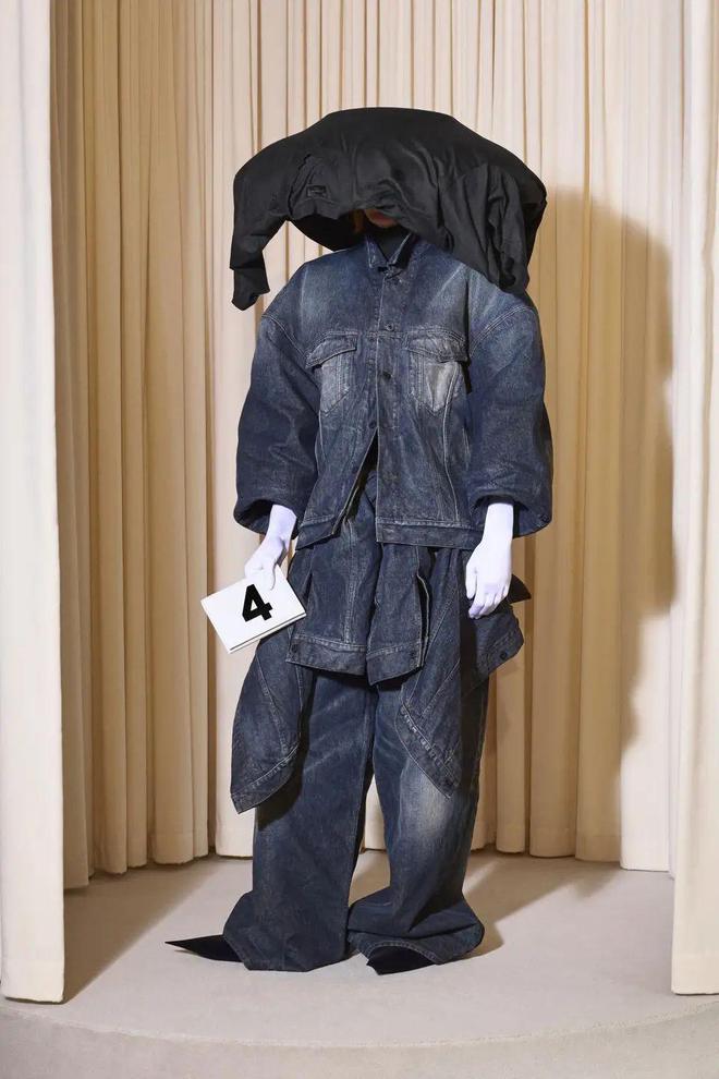 米乐M6平台：Balenciaga2024秋冬高级定制系列(图7)