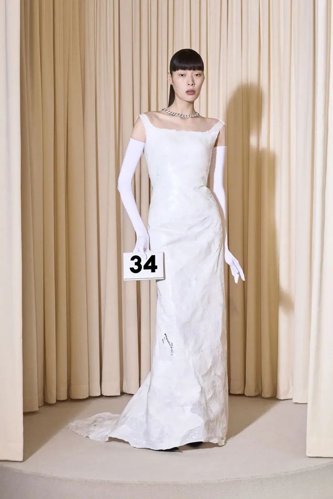 米乐M6平台：Balenciaga2024秋冬高级定制系列(图8)