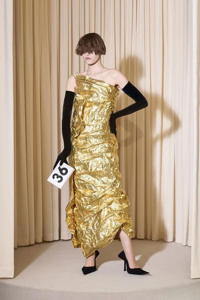 米乐M6平台：Balenciaga2024秋冬高级定制系列(图9)