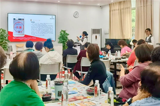 您身边的旗舰店普陀金沙江路支行：金融春雨润桃李绘就银校同心圆(图4)