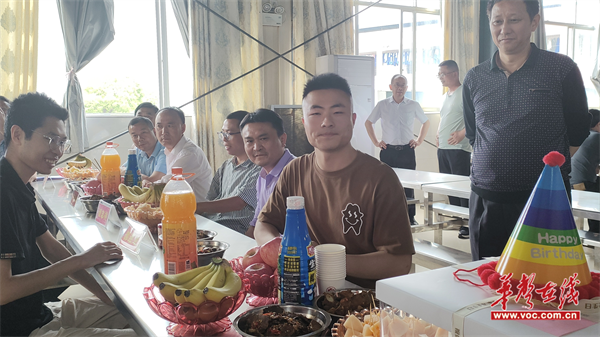 当讲台主角成为校园C位看桃源二中如何为教师定制幸福感(图2)
