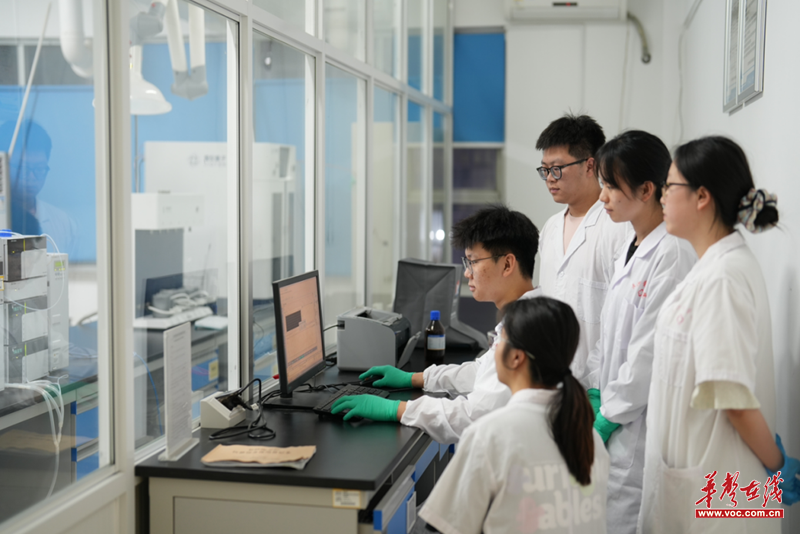 米乐M6网页版：长沙医学院：纳米科技破局母婴健康难题开创脂质体微流控纯化装置(图2)