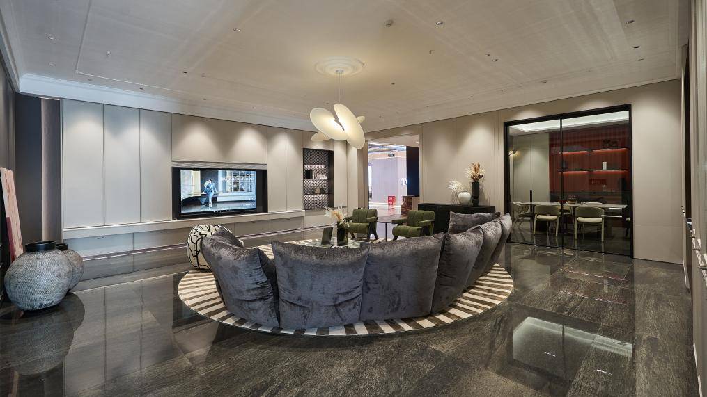 逆势领航！我乐家居千平旗舰店落子扬州全屋高定赛道依旧信心十足(图2)