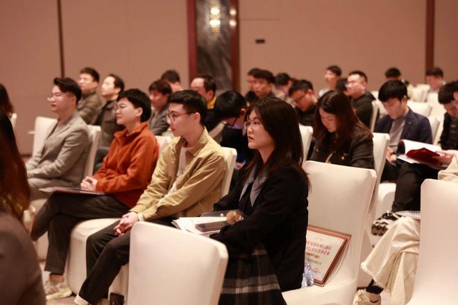 米乐M6平台：好学星城荣耀加冕荣获2024年湖南湘江新区教育行业双项殊荣