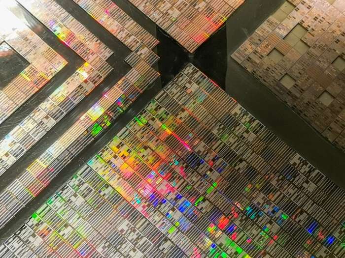 全球最大纯硅光子芯片代工厂诞生：格芯收购鑫精源押注硅光子