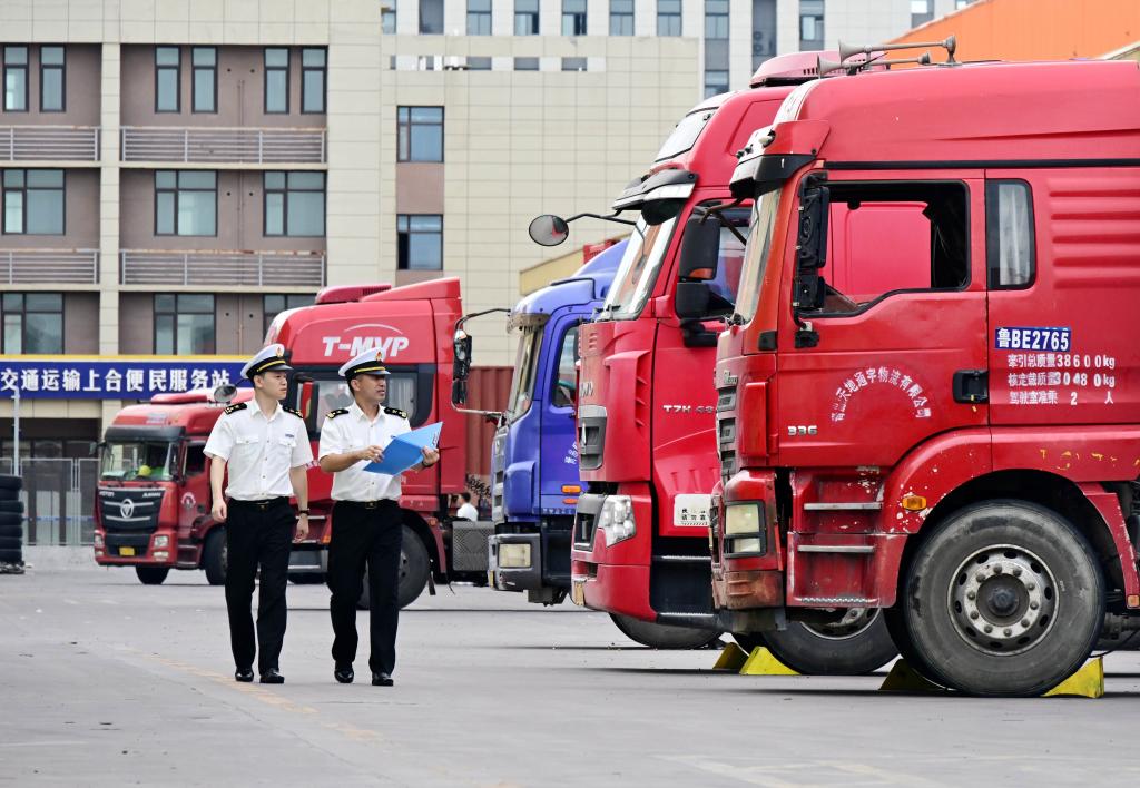 米乐M6：新华鲜报·规划建议新看点丨进出口平衡发展：“双轮”并进壮贸易强国“筋骨”(图2)