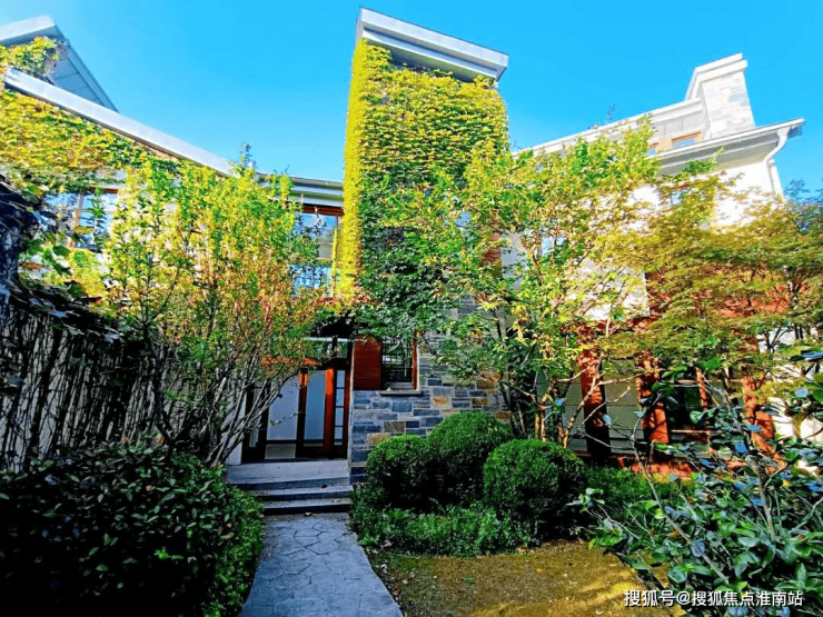 米乐M6网页版：上海松江佘山曼荼园售楼处电话(曼荼园)网站-营销中心欢迎您-楼盘详情最新价格-户型图-容积率@2026售楼处百度AI热搜(图3)