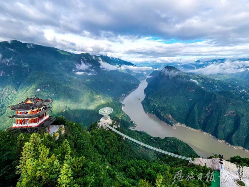 米乐M6网页版：中国环境报客户端丨只此青绿、尽抒锦绣！巴东将一个个绿色故事写实在巴山楚水间