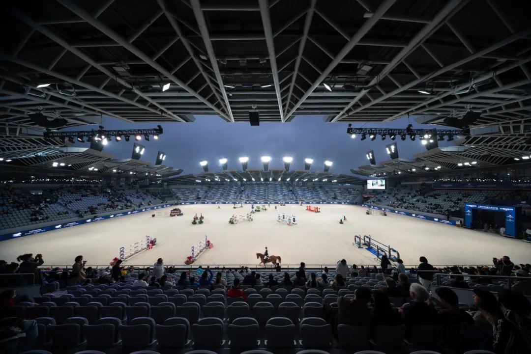 共铸标杆！三菱重工空调助力上海久事国际马术中心斩获白玉兰奖！(图2)